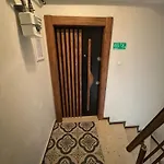 Mutlu Flat